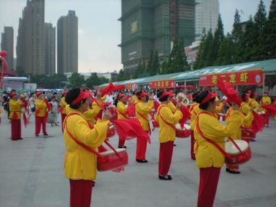鑼鼓喧天展雄風(fēng)，文化策劃鑄精魂——記合肥金馬車文化傳播工作室的特色服務(wù)